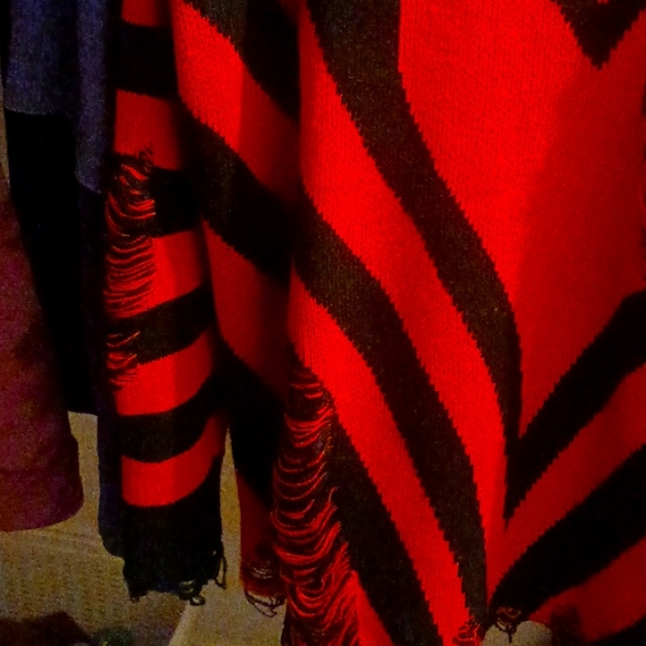 Sweater - Picture 3 of 7